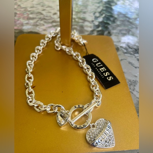 NWT-GUESS Silver Heart Charm Necklace - Picture 1 of 5